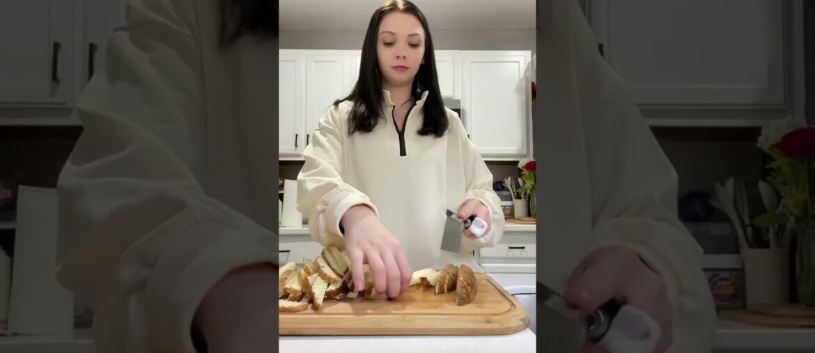 SINGLE MOTHER AND 4 CHILDREN: dino nuggets, french fries & strawberries