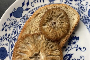 “Bedla” mushroom with garlic. Do u eat/pick wild mushroom?