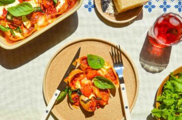 Conchiglie with 'nduja and mascarpone in tomato sauce - a recipe for pasta shells stuffed with mascarpone, Calabrian red chilli peppers and pork salume