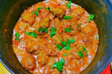Pakistani lamb curry meatballs and extra buttery (ghee) garlic naan mi