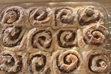 Apple Cinnamon Rolls for Crisp Autumn Evenings