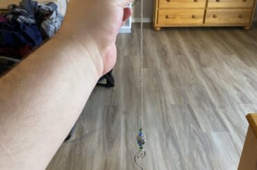 How am I supposed to hang this up?