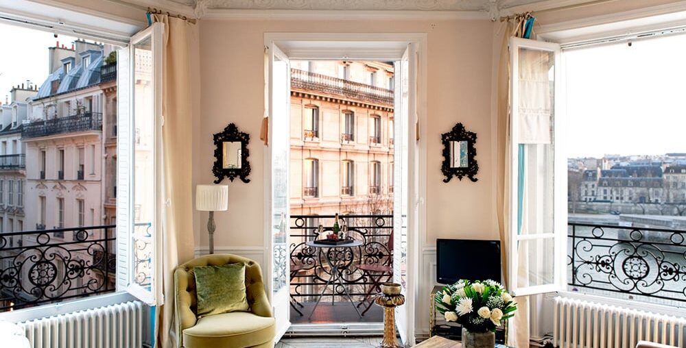 Apartment at the Ile St. Louis Paris [1000 x 667]