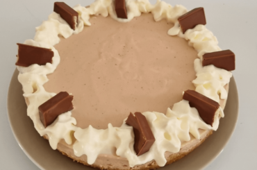 Homemade cheesecake with chokolate