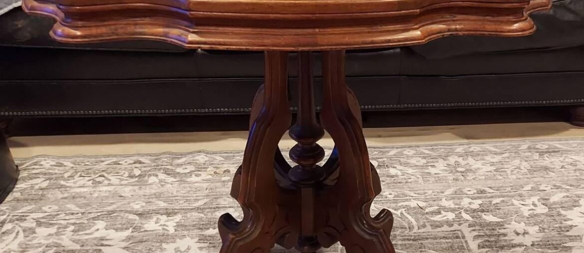 What style is this table?
