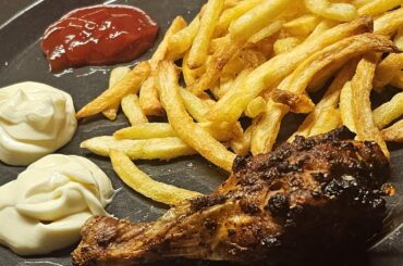 Chicken drumsticks with fries from the air frier