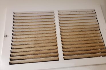 Best way to clean these vents?