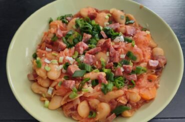 Slovenian Jota (stewed beans with pork jowl and sauerkraut) and a little soy-lemon broccoli