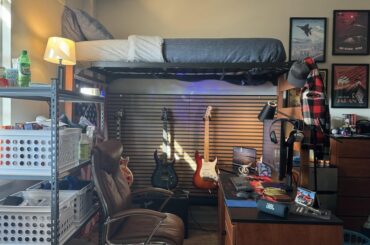 Fellas! I’m looking for some ideas on how to improve my high-school dorm room.