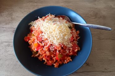 Macaroni with boterhamworst (sort of spam but way better 😝)