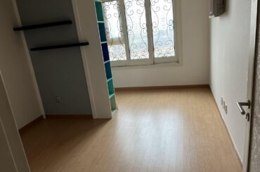 Before & After : Filled and Brightened Up My New Room