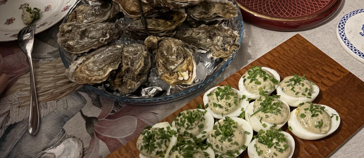 Oeufs mayo à la truffe et huitres pour commencer le diner