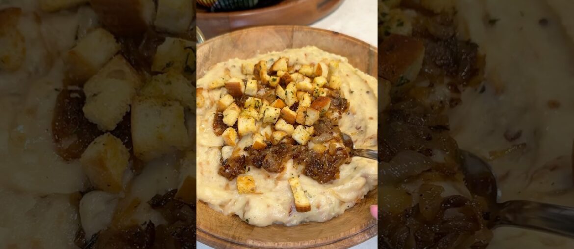 French Onion Mashed Potatoes (recipe linked in description) #thanksgivingrecipes #veganfood #vegan