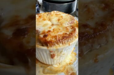 French Onion Soup. It’s a simple soup of heavily caramelized onions, booze and broth. #onionsoup