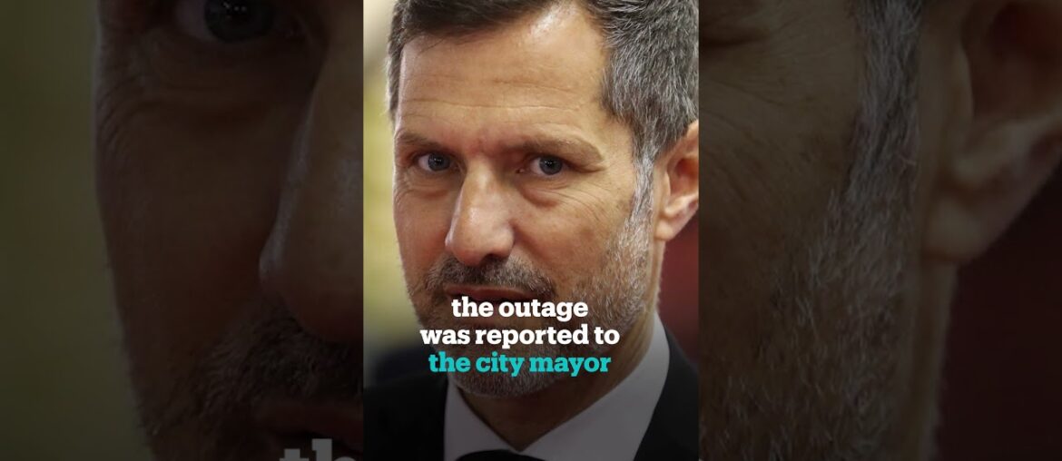 Why is a French restaurant under risk of shutdown? Why is a French restaurant under risk of shutdown?