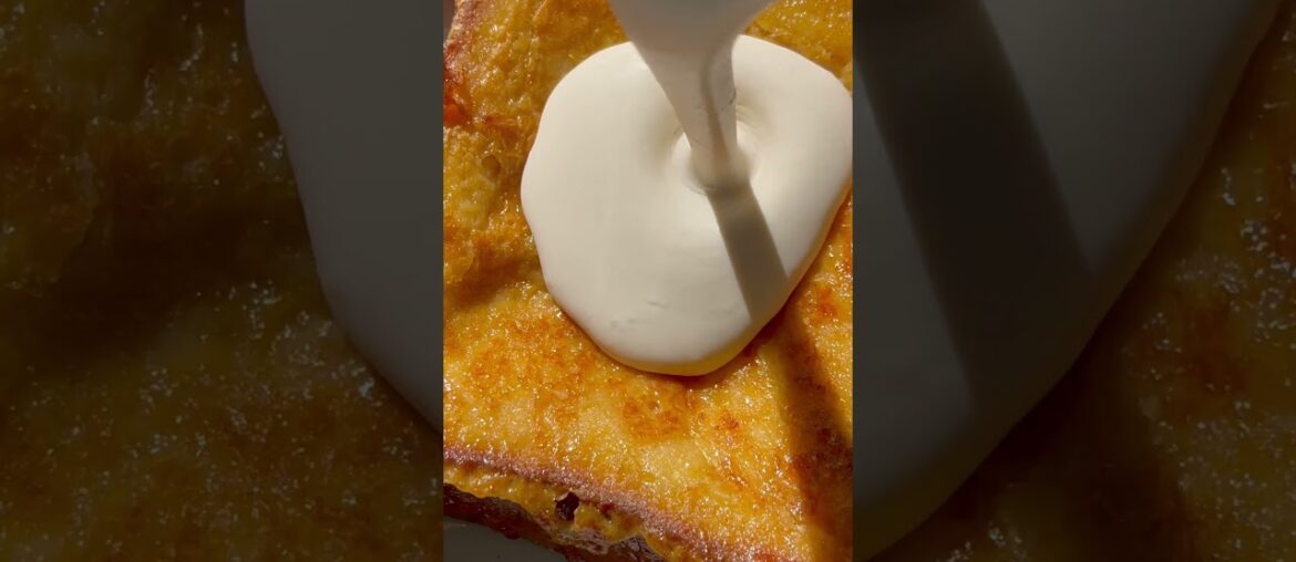 Baileys Original Irish Cream Strawberry French Toast #Baileys #Brunch #Treat #Recipes #Frenchtoast