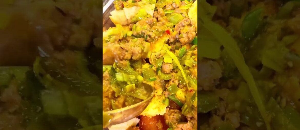 Cornbread vs French bread dressing #thanksgiving #cooking