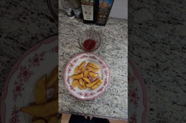 Red Robin Seasoned Steak Fries Review Part 5 #foodshorts #fries   #redrobin