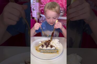 Las Vegas Pink Holiday Christmas Coffee Cafe Henderson French Crepes Cafe De Flores Beautiful Girly