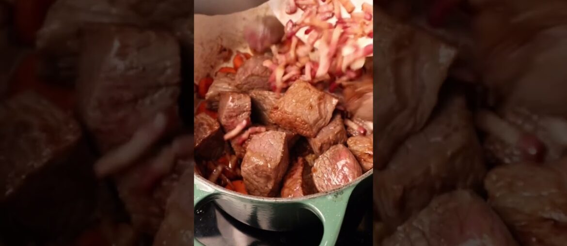 BOEUF BOURGUIGNON from mastering the art of French cooking #food #beefstew #beefstewrecipe