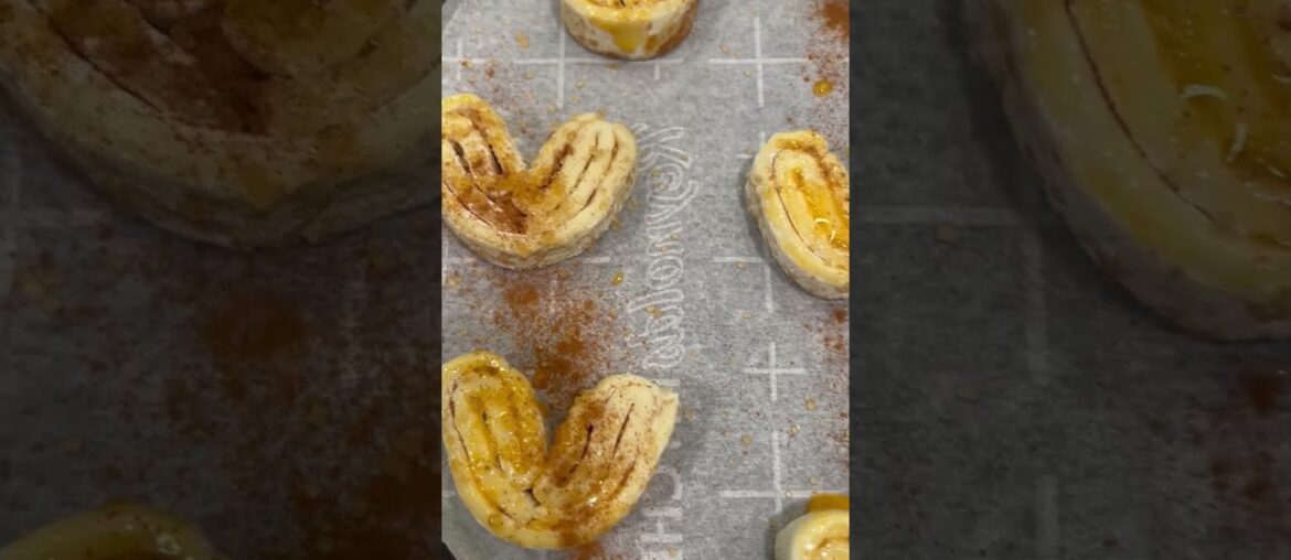 French palmiers.   #palmiers #frenchdessert #desserts #puffpastry #christmasfood #christmas #baking