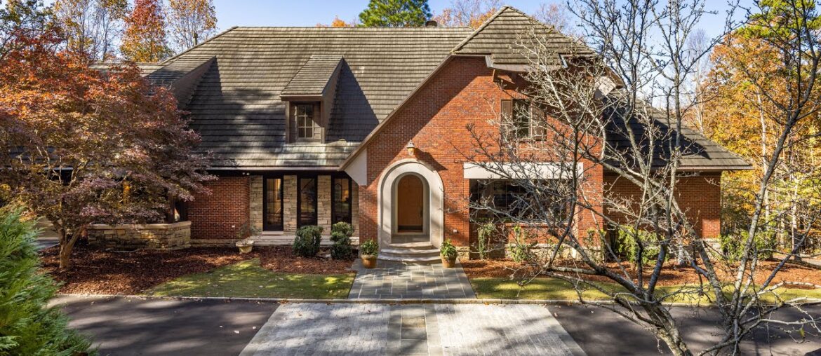 2 Innisbrook Lane | Shoal Creek, AL | #realestate #home #luxury #luxuryhomes #birminghamalabama 2 Innisbrook Lane | Shoal Creek, AL | #realestate #home #luxury #luxuryhomes #birminghamalabama