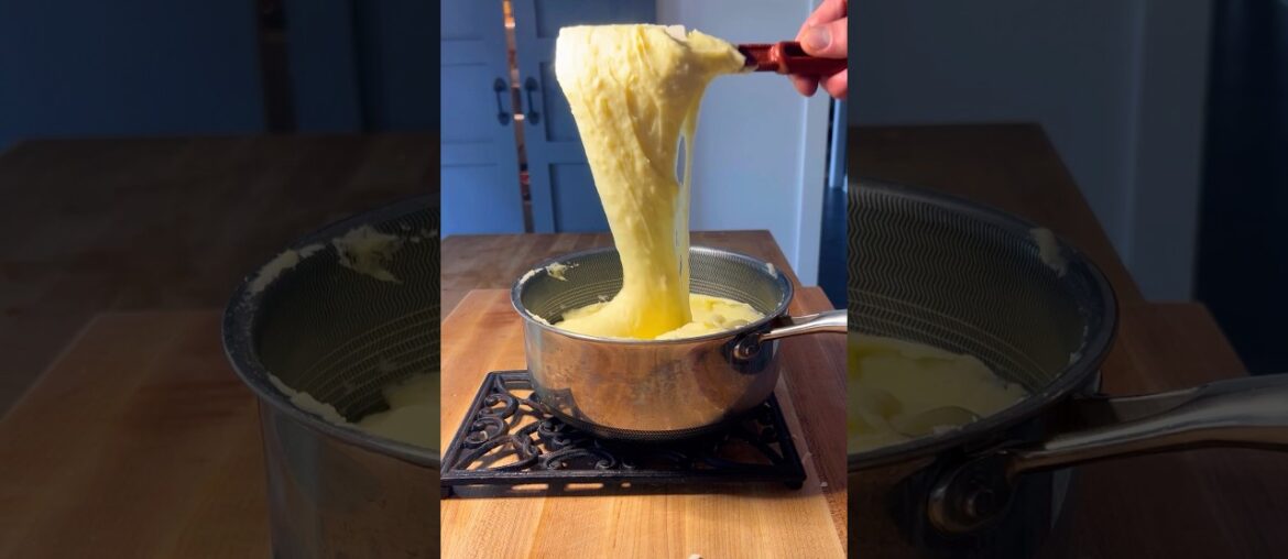 POMMES ALIGOT. The ultimate mashed potato upgrade for the holidays  #mashedpotatoes #pommesaligot