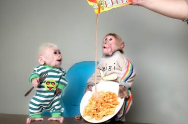 Bibi and Lala make super delicious French fries with Mom!