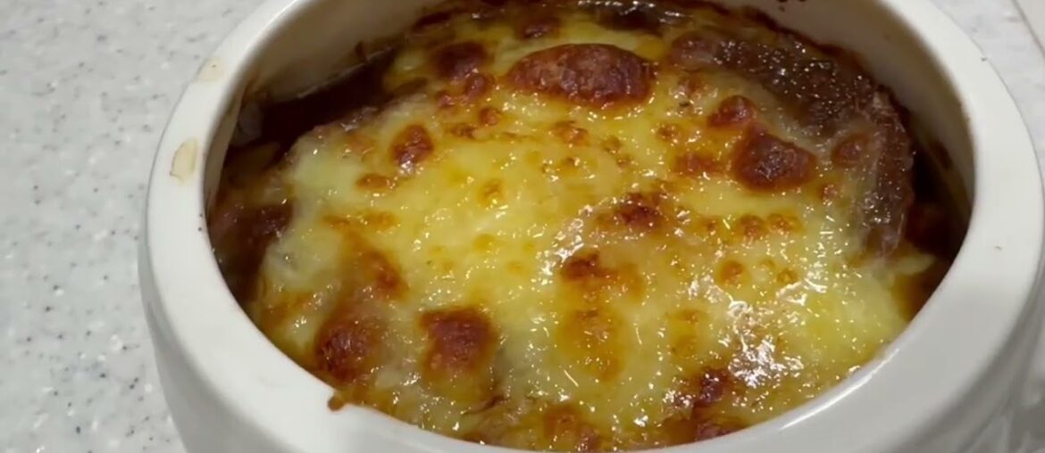 5 Easy Recipes for a Christmas Home Party: Mulled Wine, French Onion Soup, Pasta, Tapas, and Tartare