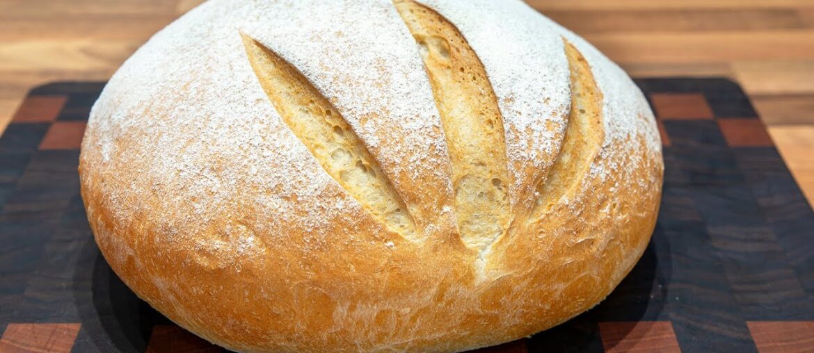 Crusty French Boule Loaf: Crusty bread at its very best Crusty French Boule Loaf: Crusty bread at its very best