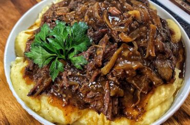 How To Make The Most Tender Flavorful Pot Roast | Slow Cooker French Onion Pot Roast #cooking