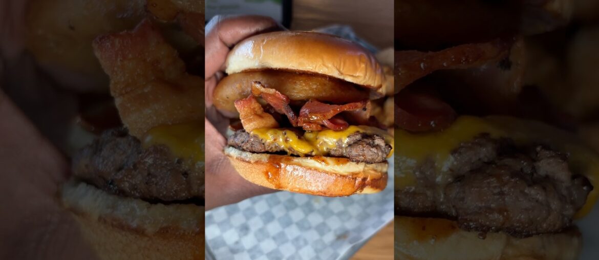 BEST SMASHBURGER EVER #food #foodie #burger #fries #shorts