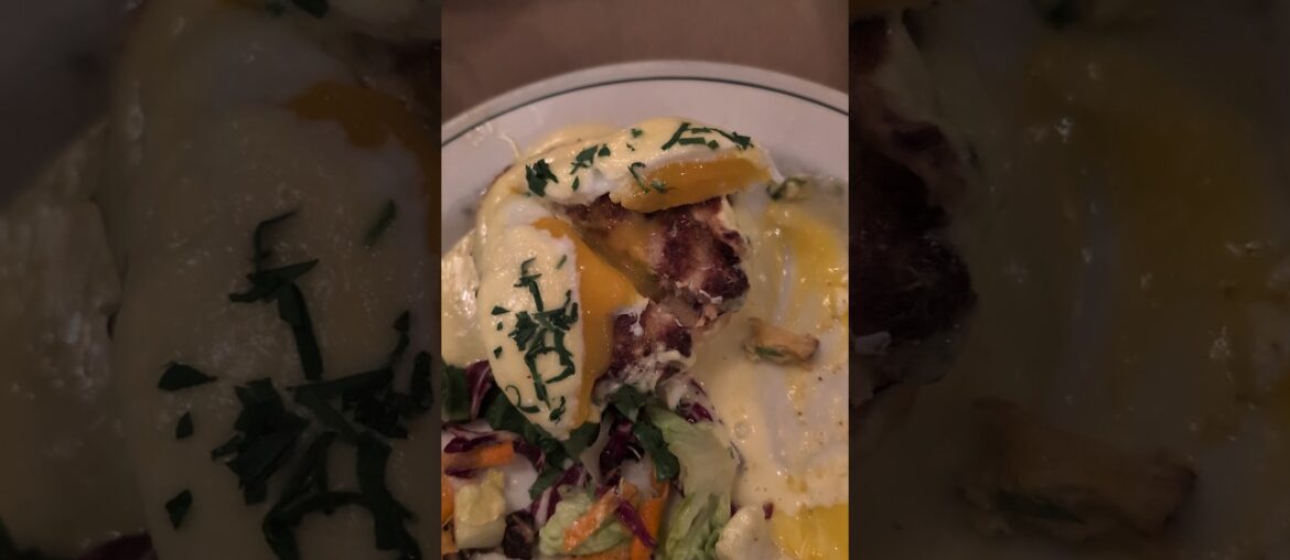 #eggyolk #beehive #southend #boston #eggbenedict #shakshuka #eggyolk #beehive #southend #boston #eggbenedict #shakshuka