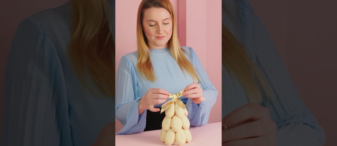 French Madeleine Cakes Christmas Edition #cake #baking #madeleines