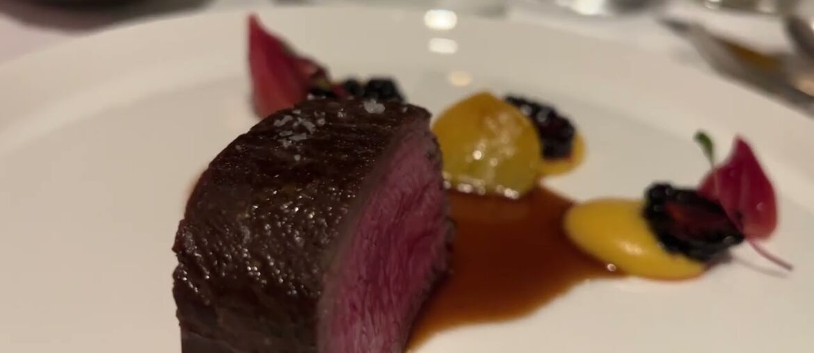 Dining experience at Le Gavroche (2 Michelin stars) | Gourmet Circuit review | London, England.