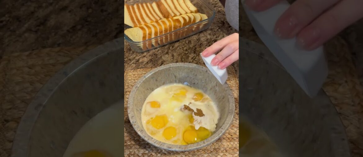 Brioche French Toast Casserole RECIPE on dinnerin321.com #recipe #breakfast #frenchtoast #easyrecipe