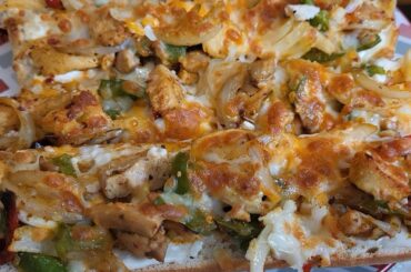 French bread | How to make Pizza with bread & no pizza sauce | Sandwich Pizza | Chicken Baguette