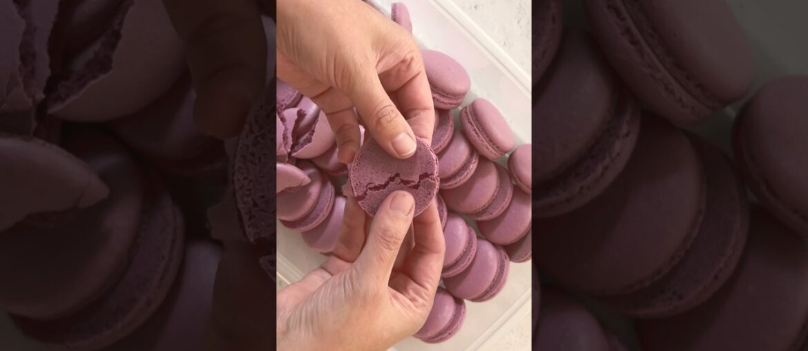 French Meringue Macaron Shells #macarons #frenchmacarons #meringue #recipes #cookies
