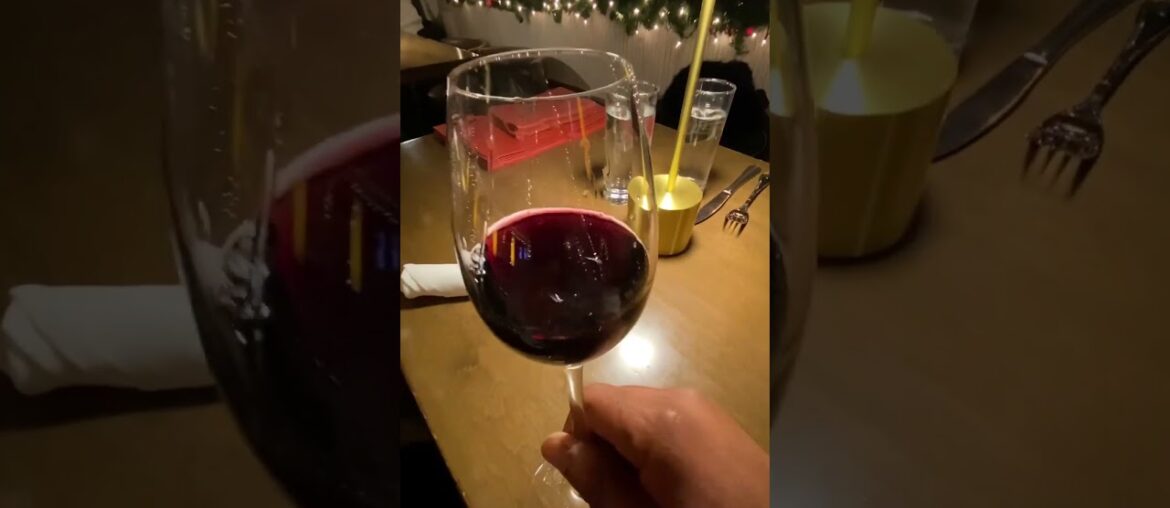 How to swirl wine for beginners #wine