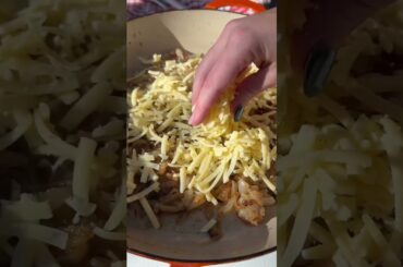 French Onion Soup Inspired Grilled Cheese #grilledcheesesandwich #frenchonionsoup #grilledcheese