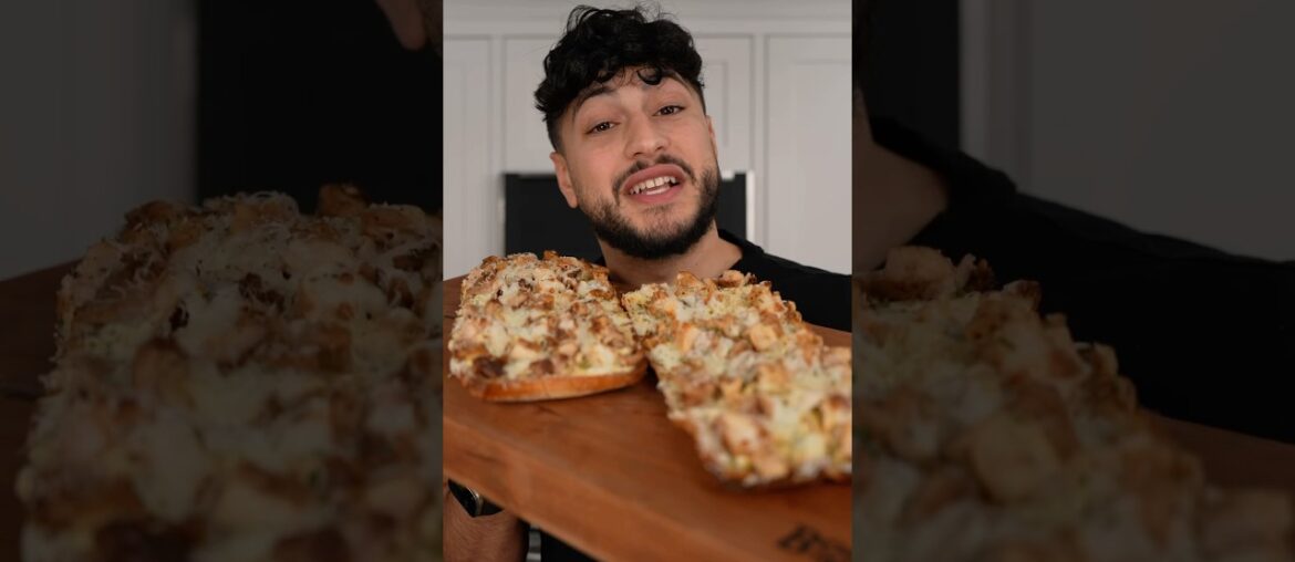 Chicken Alfredo Garlic Bread