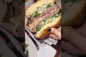 The famous Raoul’s Burger life hack! #brunch #french #burger #steakfries #nycfood #nyc #nyceats #yum