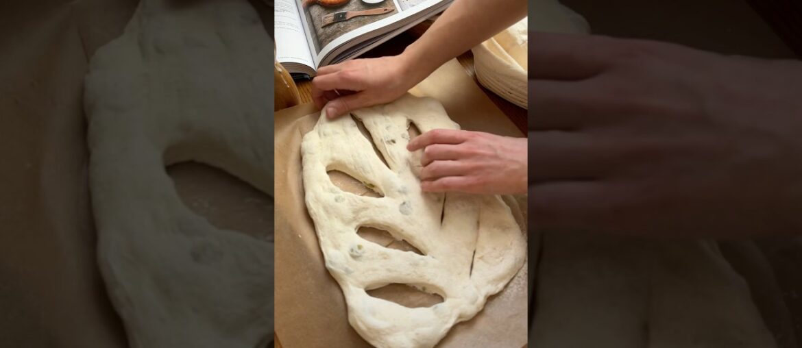 Sourdough Olive Fougasse Bread (French Style Bread) Recipe #sourdoughbreadrecipe #levainbread#art Sourdough Olive Fougasse Bread (French Style Bread) Recipe #sourdoughbreadrecipe #levainbread#art