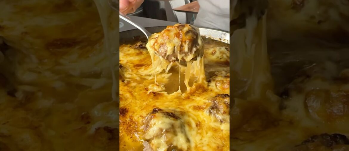 Meatballs in French Onion Soup #easydinner #easydinnerideas #meatballs #frenchonionsoup