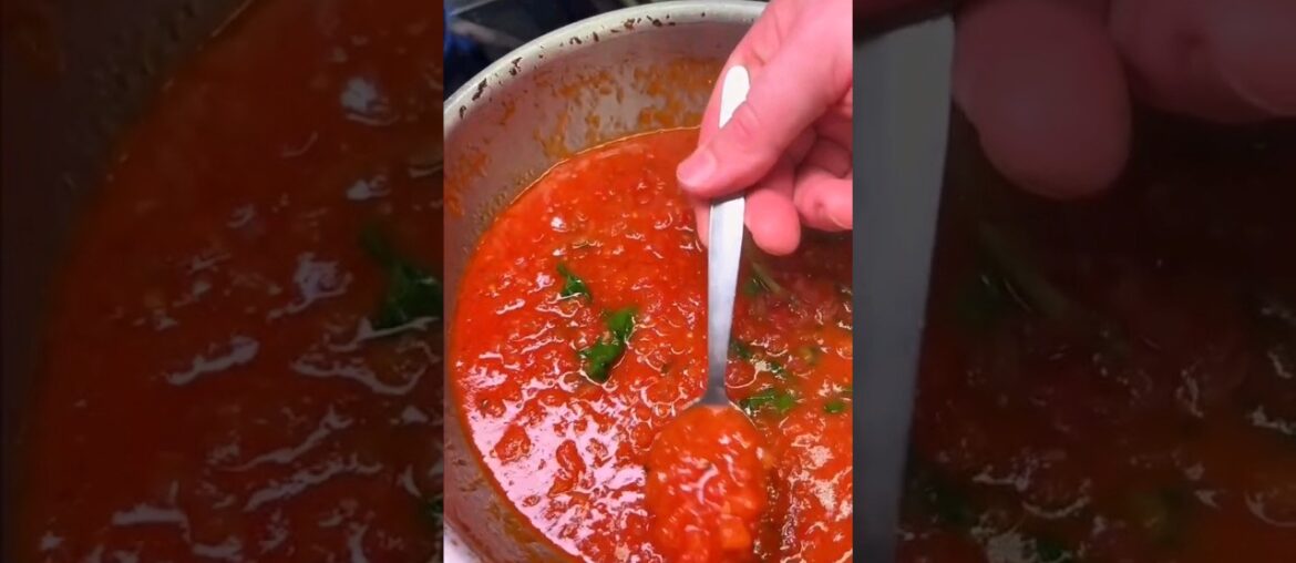 How to Make Tomato Sauce CHEF SKILLS#chef #shorts
