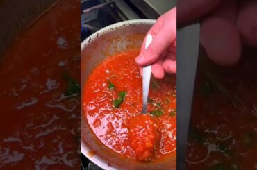 How to Make Tomato Sauce CHEF SKILLS#chef #shorts