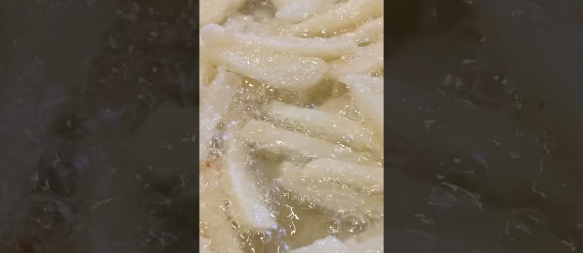 I made these french fries in 10 minutes..  #food #fries #easyrecipe #satisfying #shorts