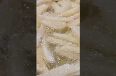 I made these french fries in 10 minutes..  #food #fries #easyrecipe #satisfying #shorts