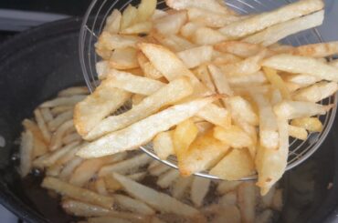 "Perfect Crispy French Fries Recipe: Homemade & Delicious!"