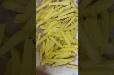 FRENCH FRIES AT HOME #viralvideo #food #frenchforbeginners #shorts